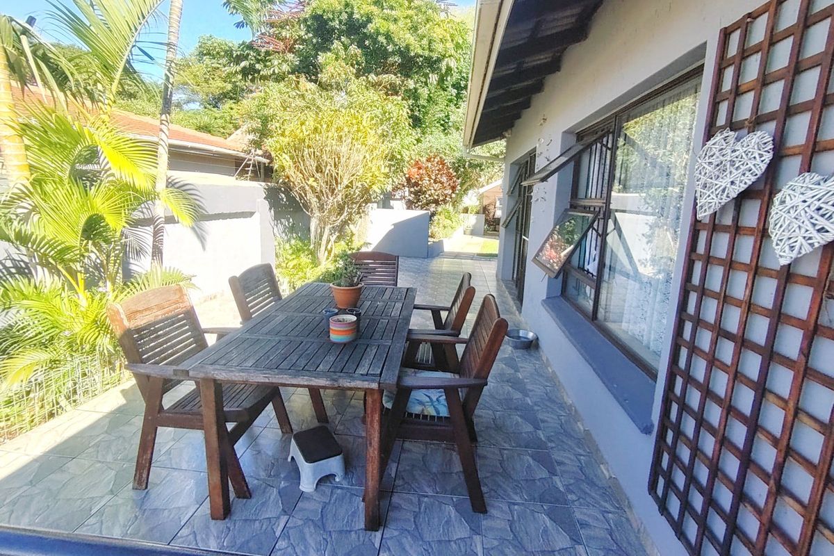 Corner property ideal as a Family home that ticks all the boxes and move in ready.  - Photo 4