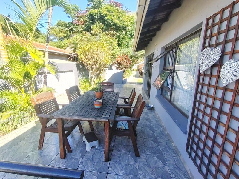 Corner property ideal as a Family home that ticks all the boxes and move in ready.  - Photo 4