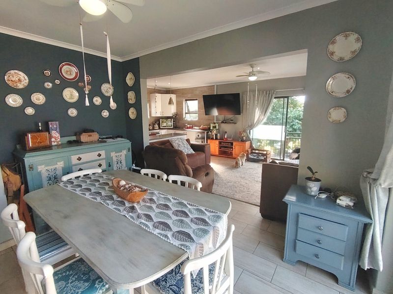 Corner property ideal as a Family home that ticks all the boxes and move in ready.  - Photo 8