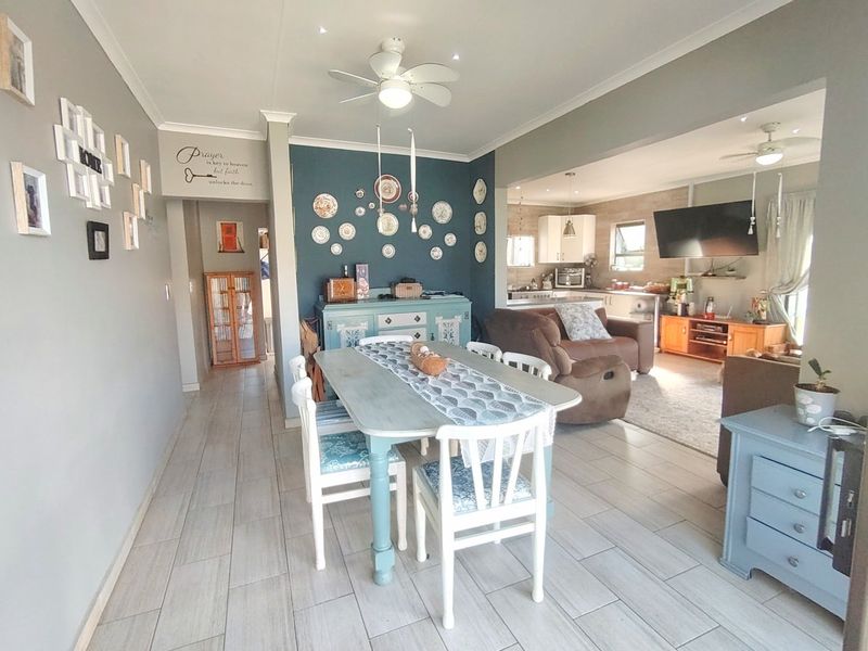 Corner property ideal as a Family home that ticks all the boxes and move in ready.  - Photo 7