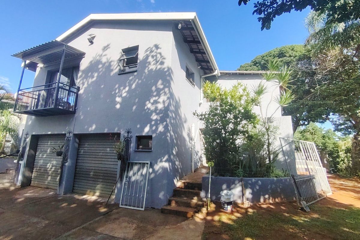 Corner property ideal as a Family home that ticks all the boxes and move in ready.  - Photo 2