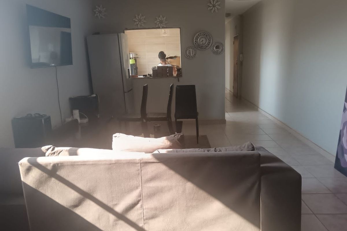 Spacious Flat - Photo 3