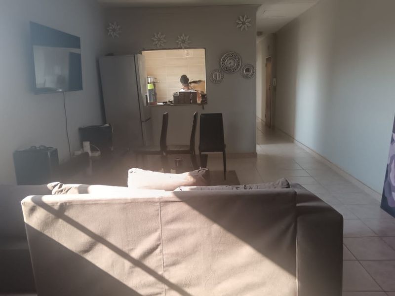Spacious Flat - Photo 3