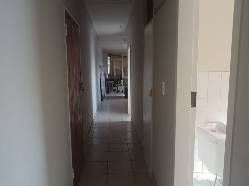 Spacious Flat - Photo 4