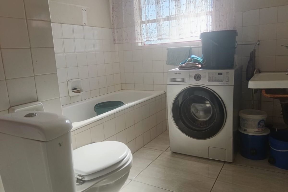 Spacious Flat - Photo 2