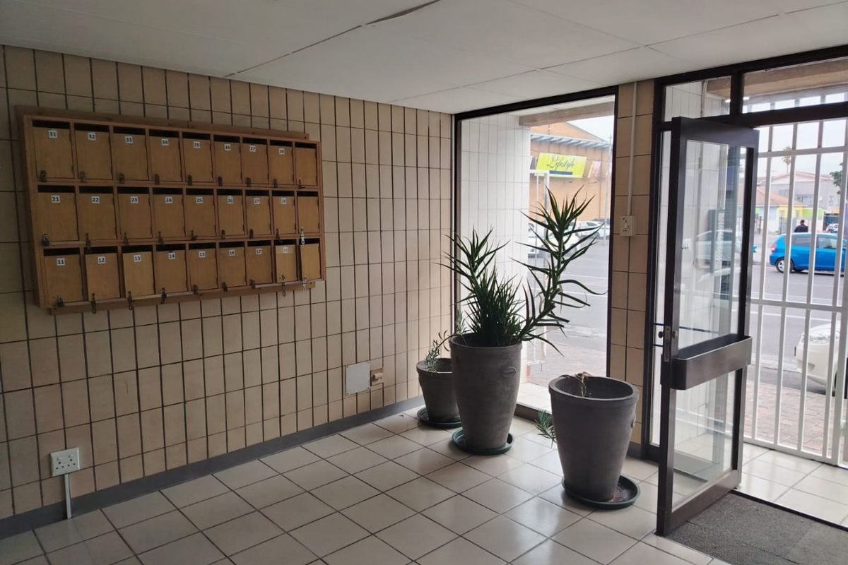 One Bedroom Apartment in Parow - Photo 2