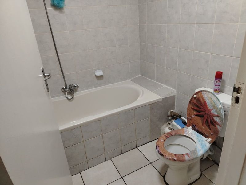 One Bedroom Apartment in Parow - Photo 8