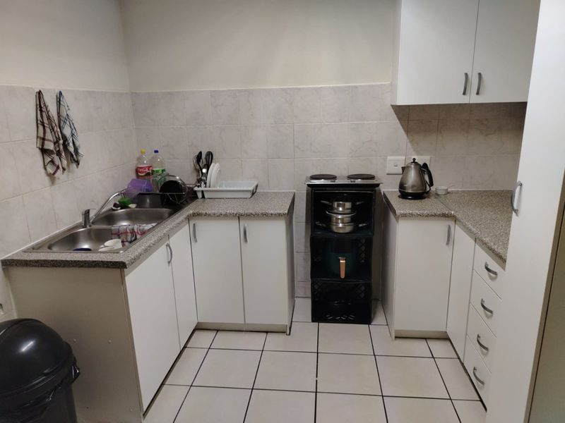 One Bedroom Apartment in Parow - Photo 6
