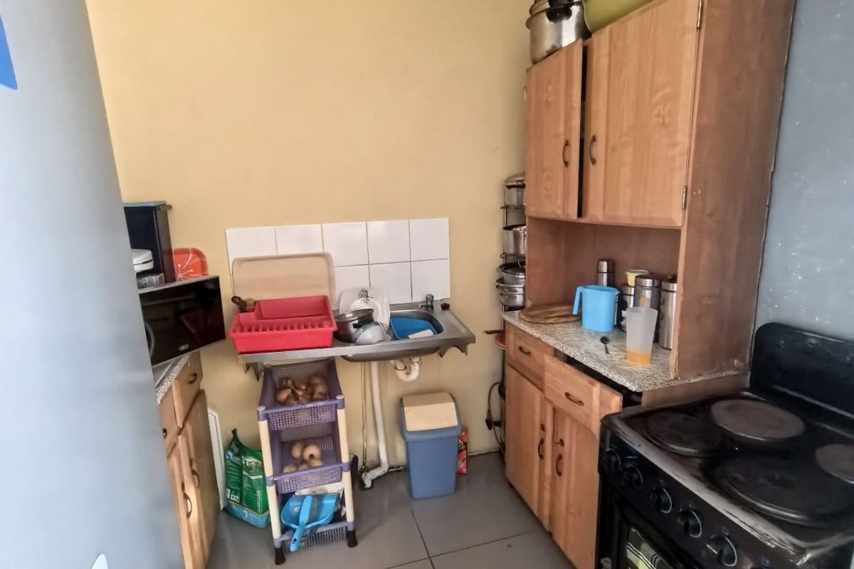 Two Bedroom Family Home for Sale in Pelican Park - Photo 3