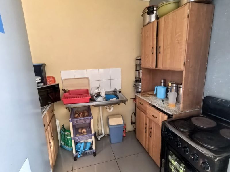 Two Bedroom Family Home for Sale in Pelican Park - Photo 3