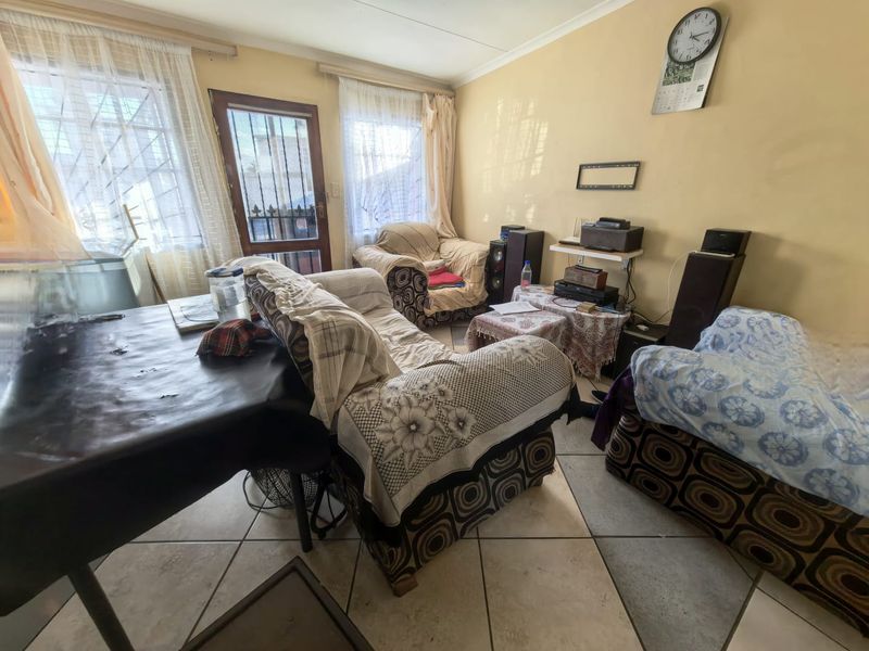 Two Bedroom Family Home for Sale in Pelican Park - Photo 2