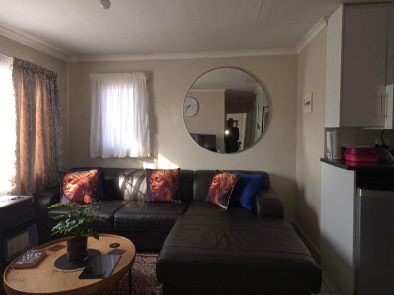 Family 3b3droom and 2 bath Home in Sky City with Fibre and Solar Geyser - Photo 10
