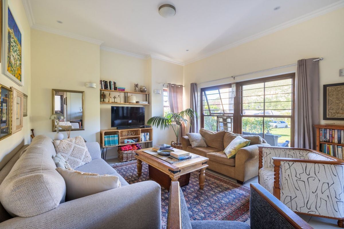 Fabulous ground floor unit in Whale Rock Village - Photo 2