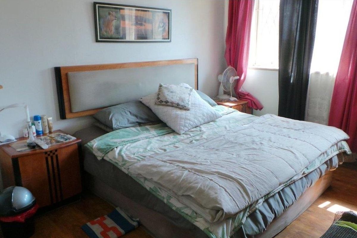 Large Family Townhouse with Private Garden & Pet-Friendly  - Photo 3