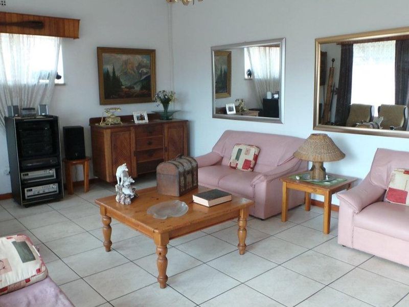 Large Family Townhouse with Private Garden & Pet-Friendly  - Photo 8
