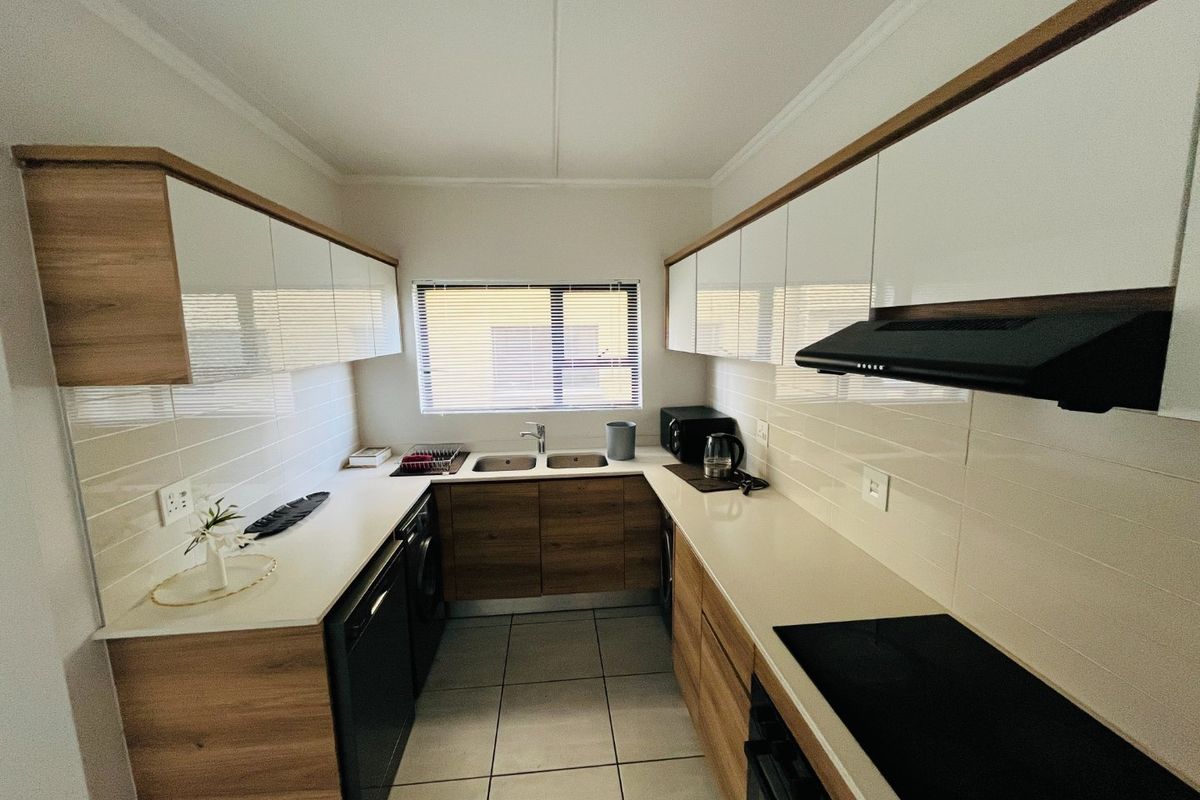 Three bedroom And two  bath apartment  for rent in  Waterfall, call us Now!! - Photo 2