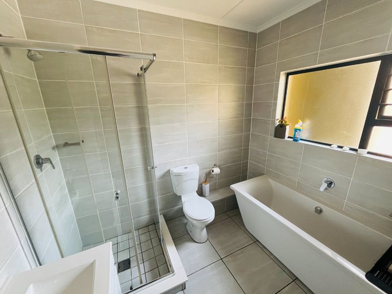 Three bedroom And two  bath apartment  for rent in  Waterfall, call us Now!! - Photo 10
