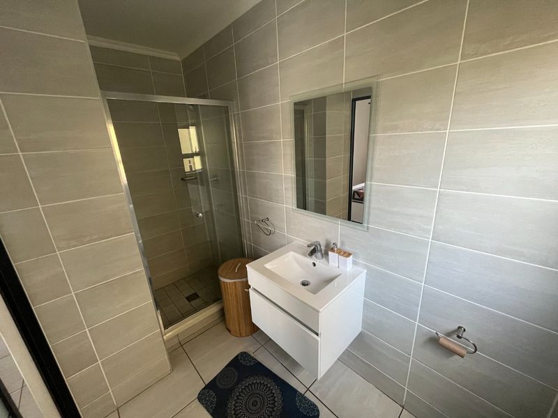 Three bedroom And two  bath apartment  for rent in  Waterfall, call us Now!! - Photo 9