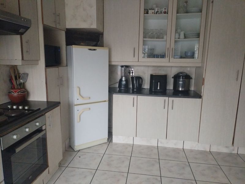 3 Bedroom House for Sale in Selcourt - Photo 7