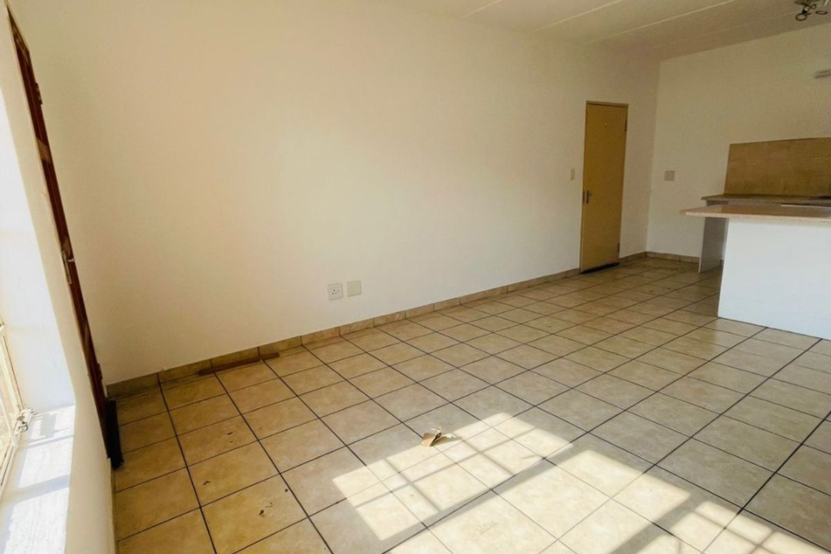 TWO BEDROOMS AND ONE FULL BATHROOM - Photo 2