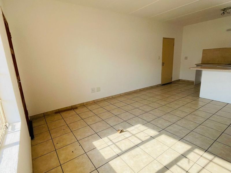 TWO BEDROOMS AND ONE FULL BATHROOM - Photo 2
