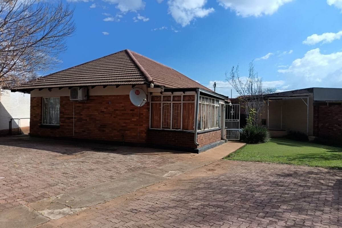 3 Bedroom house for sale in Stilfontein - Photo 4