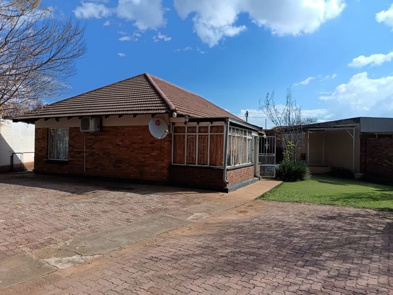 3 Bedroom house for sale in Stilfontein - Photo 4