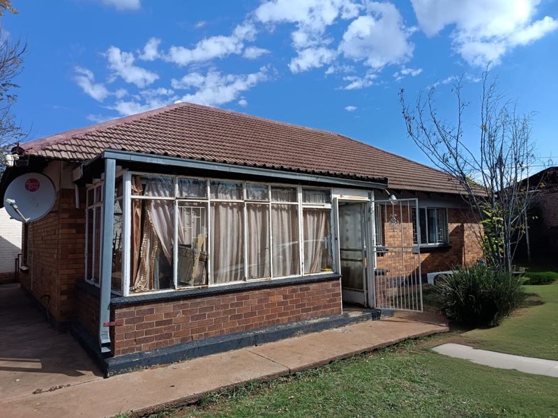 3 Bedroom house for sale in Stilfontein - Photo 1