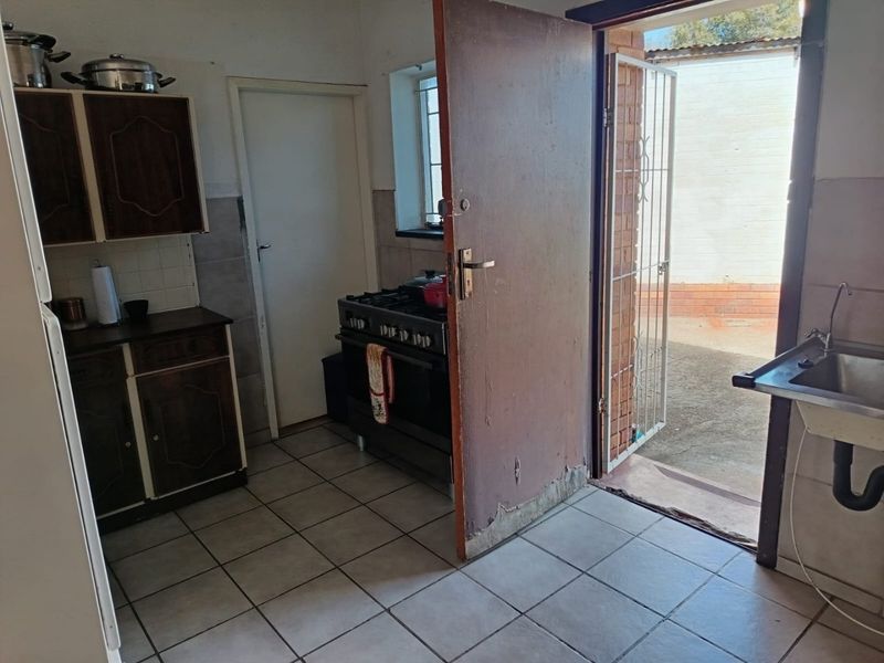 3 Bedroom house for sale in Stilfontein - Photo 10