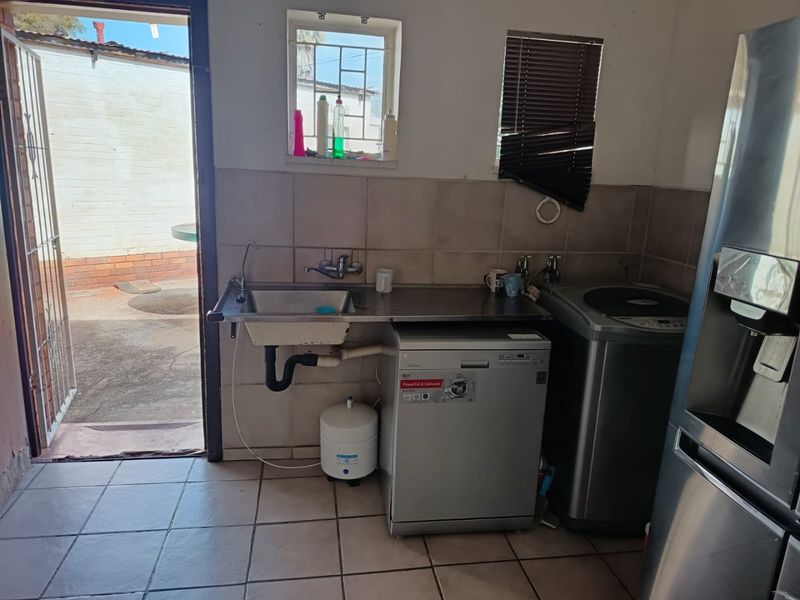 3 Bedroom house for sale in Stilfontein - Photo 9