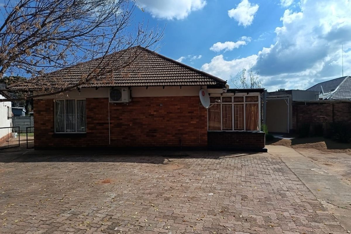 3 Bedroom house for sale in Stilfontein - Photo 3