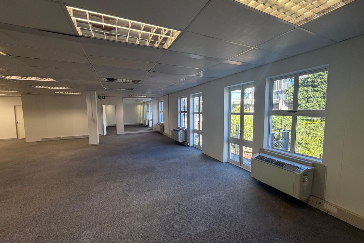First Floor Commercial Unit in the Heart of the V&A Waterfront - Photo 3