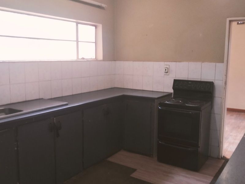 *** Reduced***   Beautifull 3 Bedroom Family Home with separate Study/office space for sale in Proclamation Hill Reduced - Photo 6