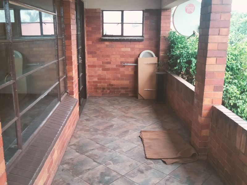 *** Reduced***   Beautifull 3 Bedroom Family Home with separate Study/office space for sale in Proclamation Hill Reduced - Photo 3