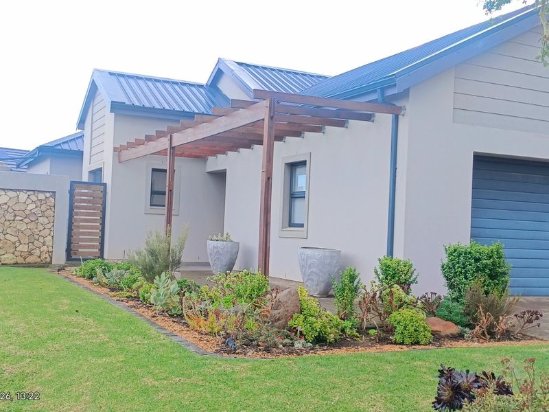 Secure Coastal Living in Hartland Lifestyle Estate – Modern Elegance in Hartenbos - Photo 1
