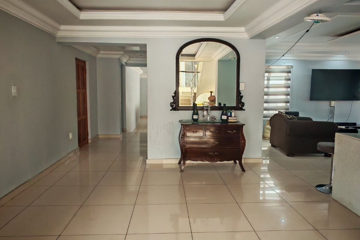 "Charm" with a capital "See" - Photo 3