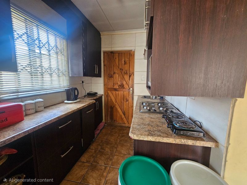2 bedroom house for sale - Photo 2