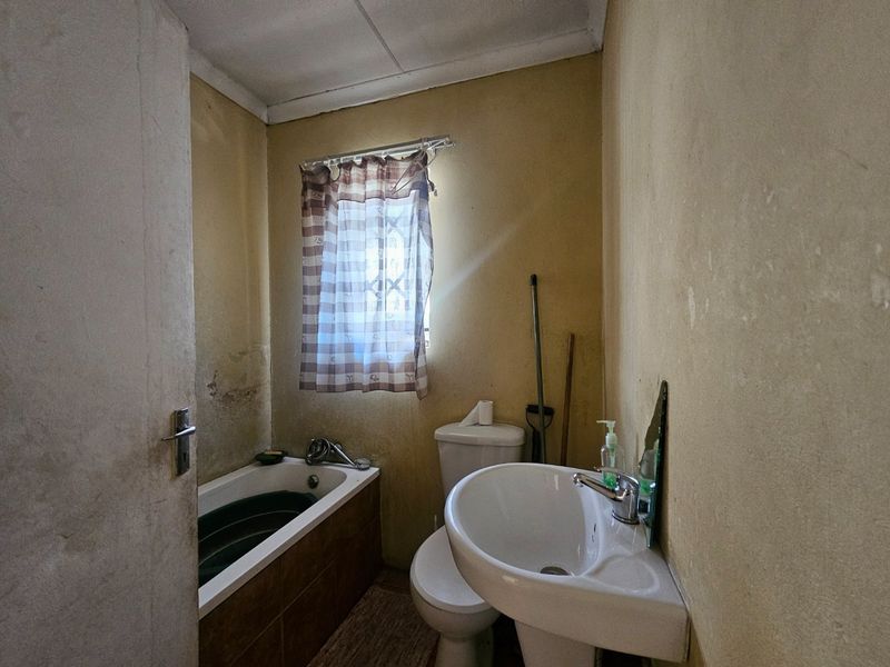 2 bedroom house for sale - Photo 9