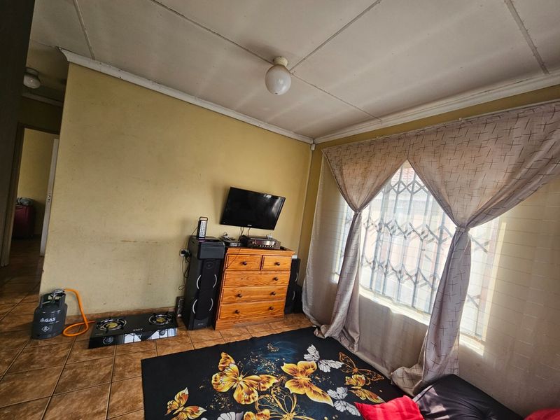 2 bedroom house for sale - Photo 8