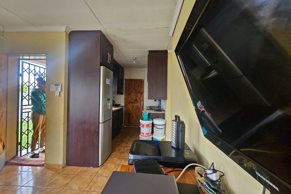 2 bedroom house for sale - Photo 4