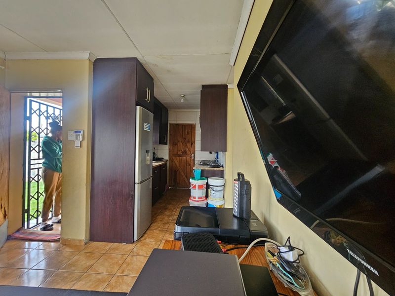 2 bedroom house for sale - Photo 4