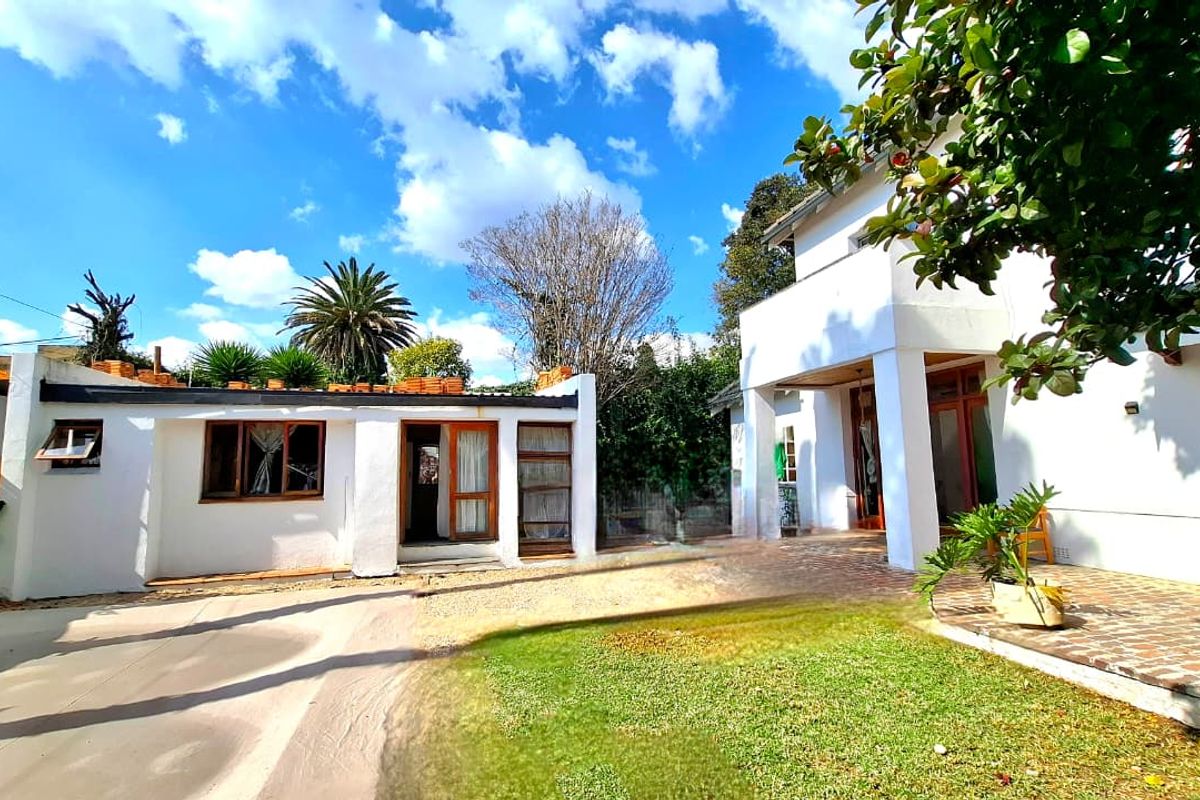 Double storey 3 bedroom 2 bathroom Orange Grove home  - Photo 2