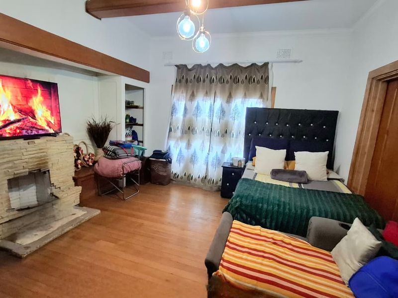 Double storey 3 bedroom 2 bathroom Orange Grove home  - Photo 10