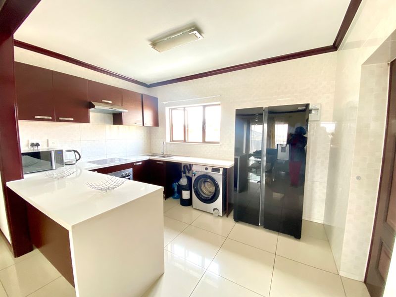 2 Bedroom 2 Bathroom Apartment for Sale - Photo 5