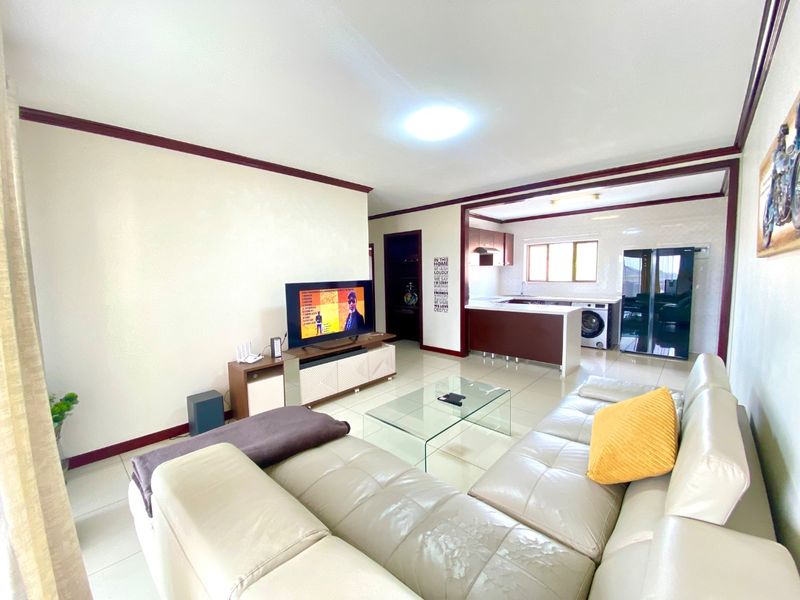 2 Bedroom 2 Bathroom Apartment for Sale - Photo 6