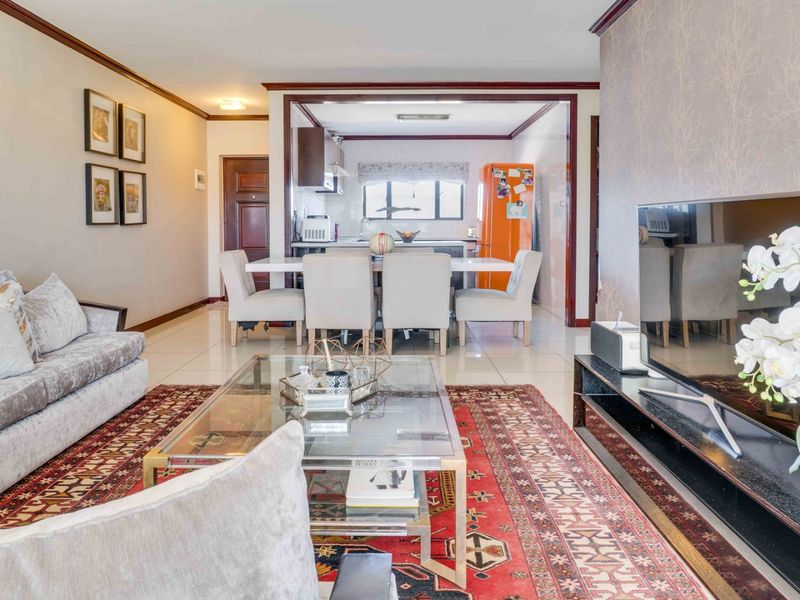 3-bedroom, 2-bathroom apartment situated in the sought-after Lake Xanadu complex in Blue Hills. - Photo 4