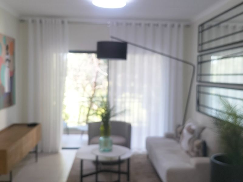 Modern 3-Bedroom, 2-Bathroom Luxury Apartment - Photo 10
