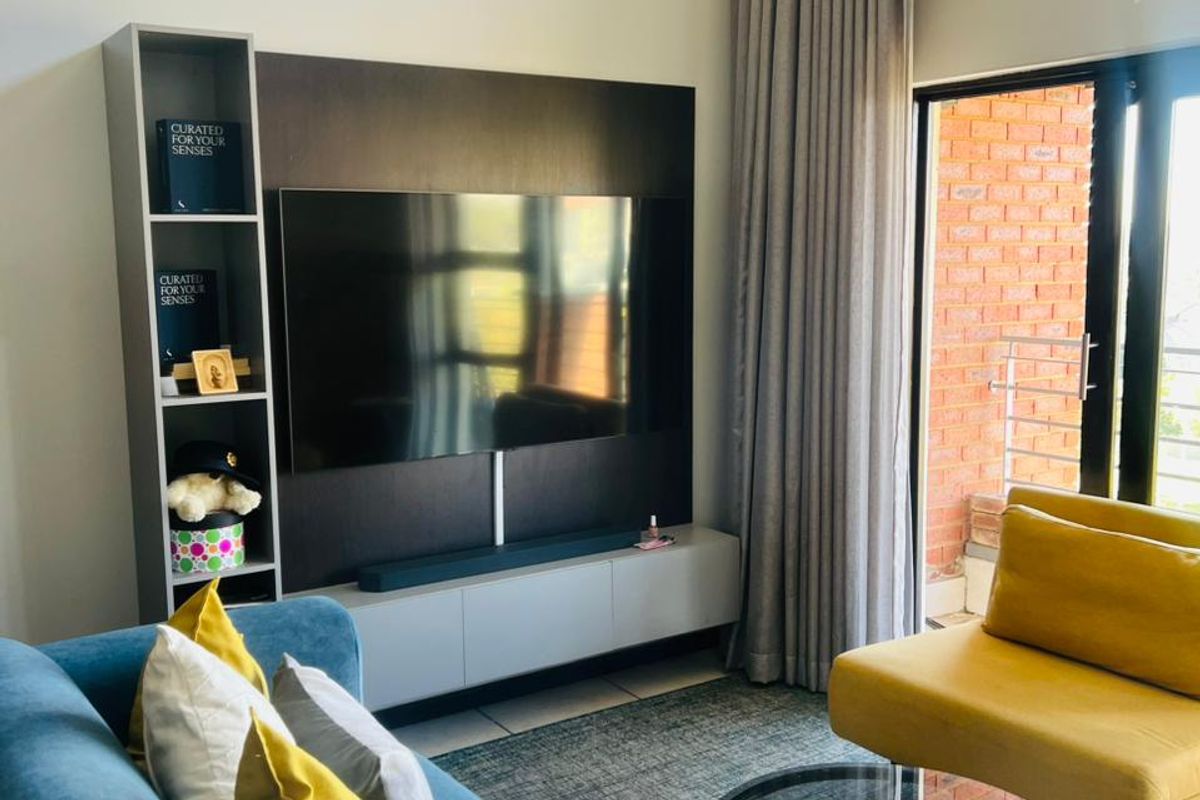 Modern 1 Bedroom Apartment for Sale | 52m2 | 3rd Floor Living with Stunning Views - Photo 3