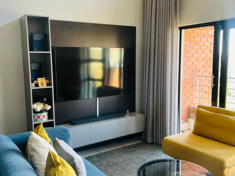 Modern 1 Bedroom Apartment for Sale | 52m2 | 3rd Floor Living with Stunning Views - Photo 3