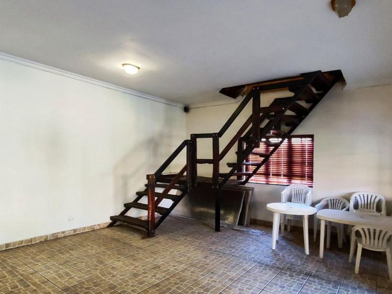 5 Bedroom House for Sale in Van Riebeeck Park - Photo 7